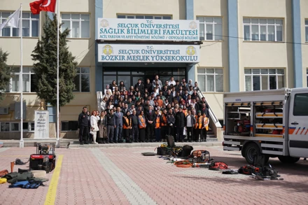 Yüksekokulumuzda Afetlere Müdahale ve Yangın Tatbikatı Etkinliği Düzenledik